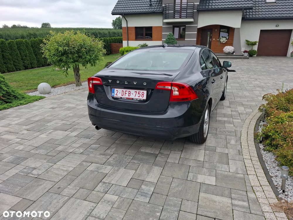Volvo S60 D2 Momentum - 13
