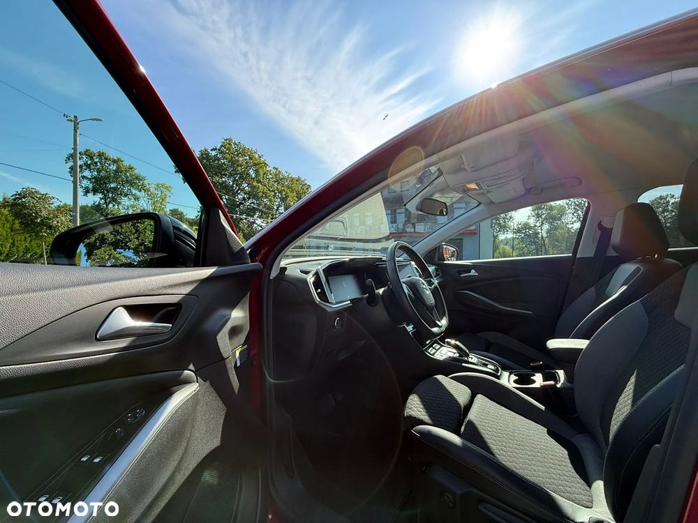 Opel Grandland X 1.2 T GPF Design&Tech S&S - 14