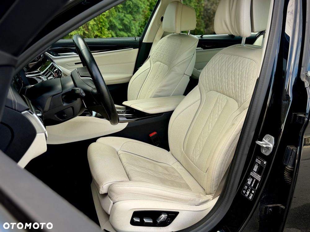 BMW Seria 5 540d xDrive mHEV Luxury Line - 22