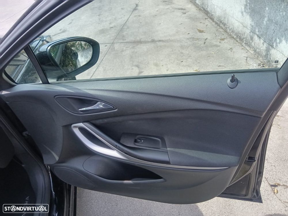 Opel Astra Sports Tourer - 9