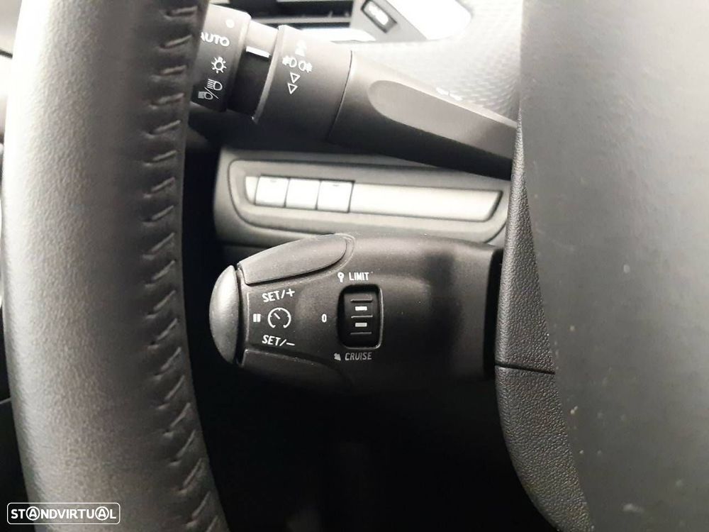 Peugeot 2008 1.2 PureTech Signature - 13