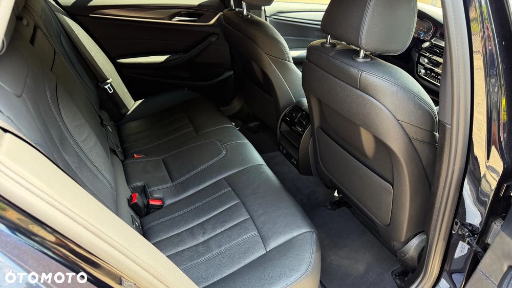 BMW Seria 5 530e M Sport Edition - 23