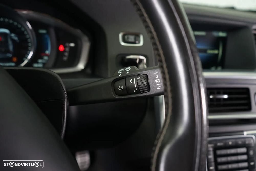 Volvo V60 2.4 D6 R-Design AWD Phev - 28