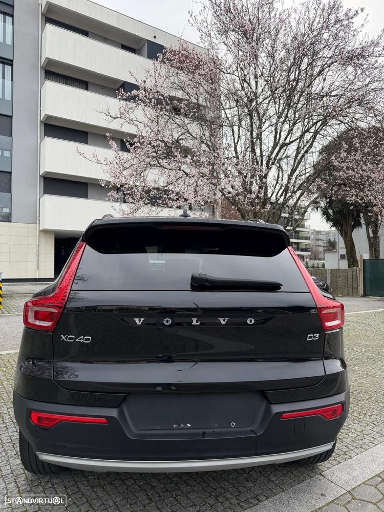 Volvo XC 40 2.0 D3 Momentum Geartronic - 3