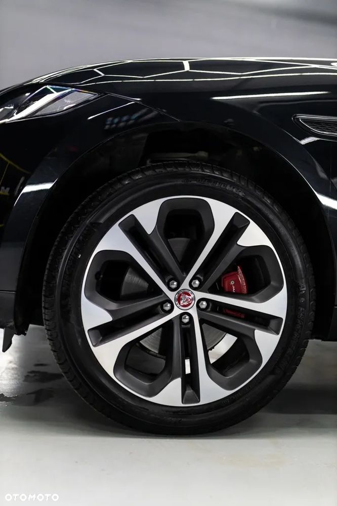 Jaguar F-Pace P250 AWD R-Dynamic Black - 15