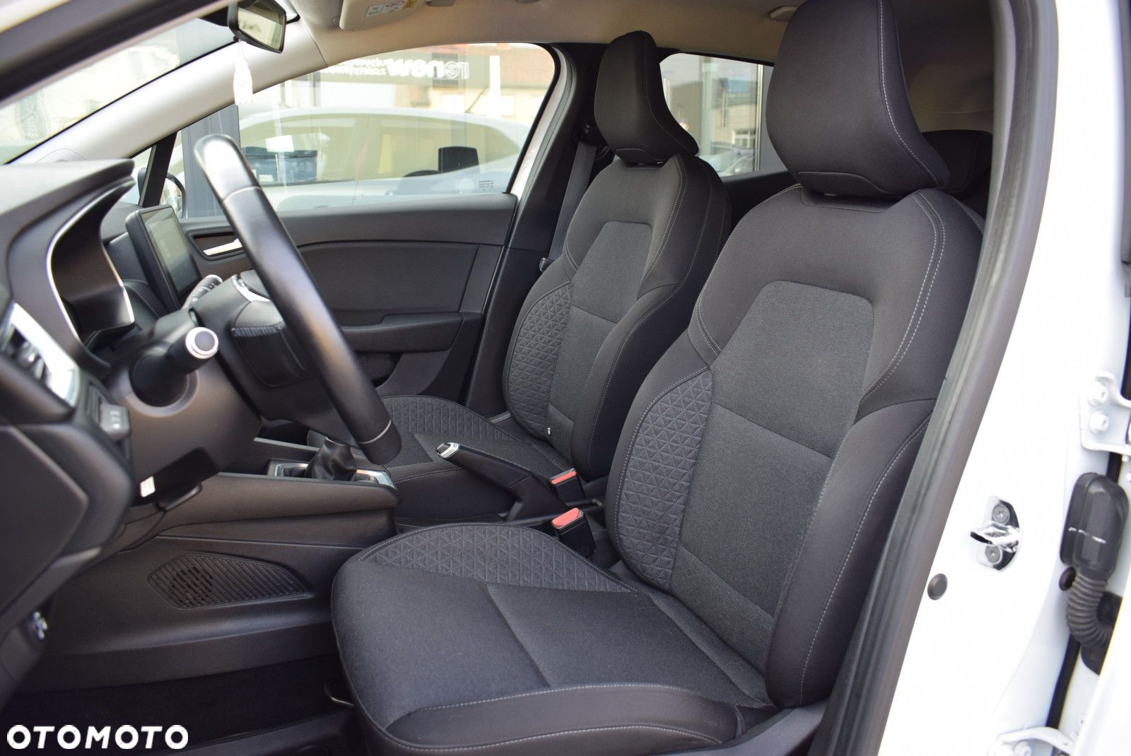 Renault Clio - 11