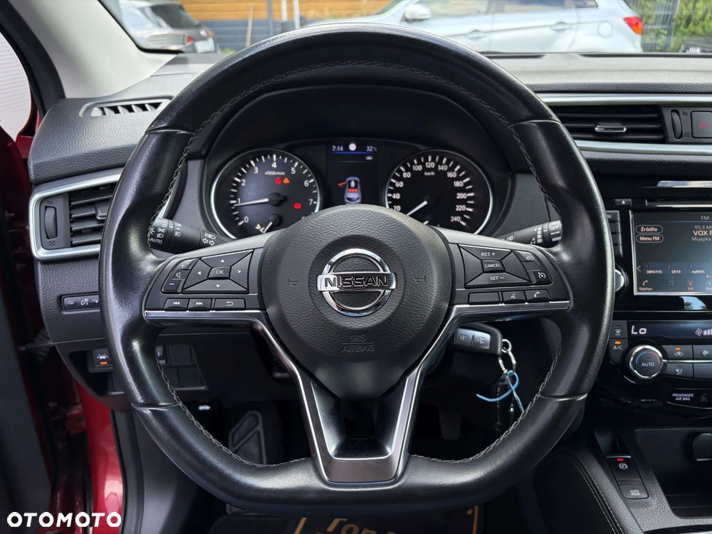 Nissan Qashqai 1.3 DIG-T N-Connecta - 22
