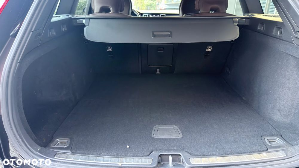 Volvo XC 60 B5 B AWD Plus Bright - 12
