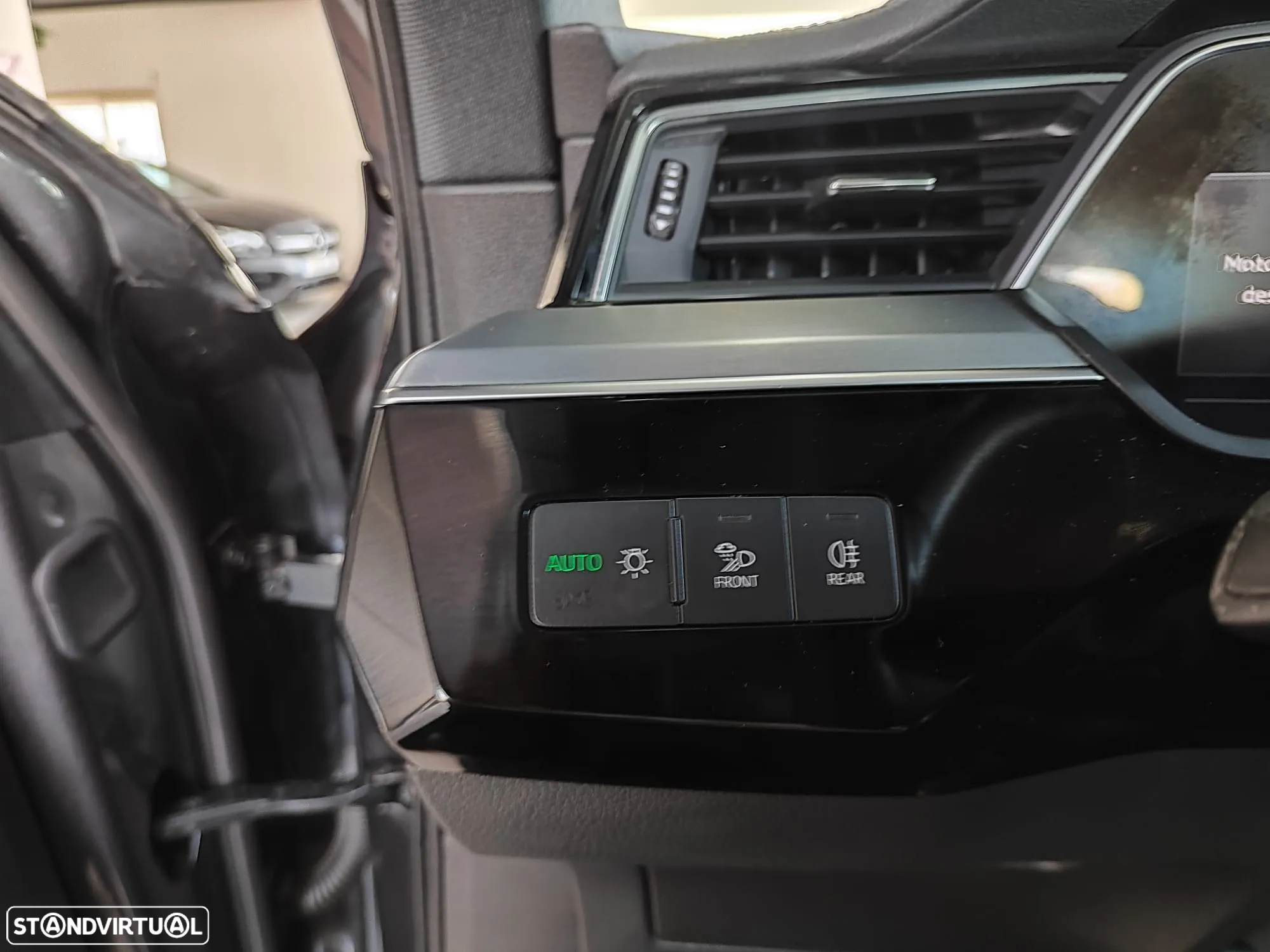 Audi e-tron 55 quattro S line - 28