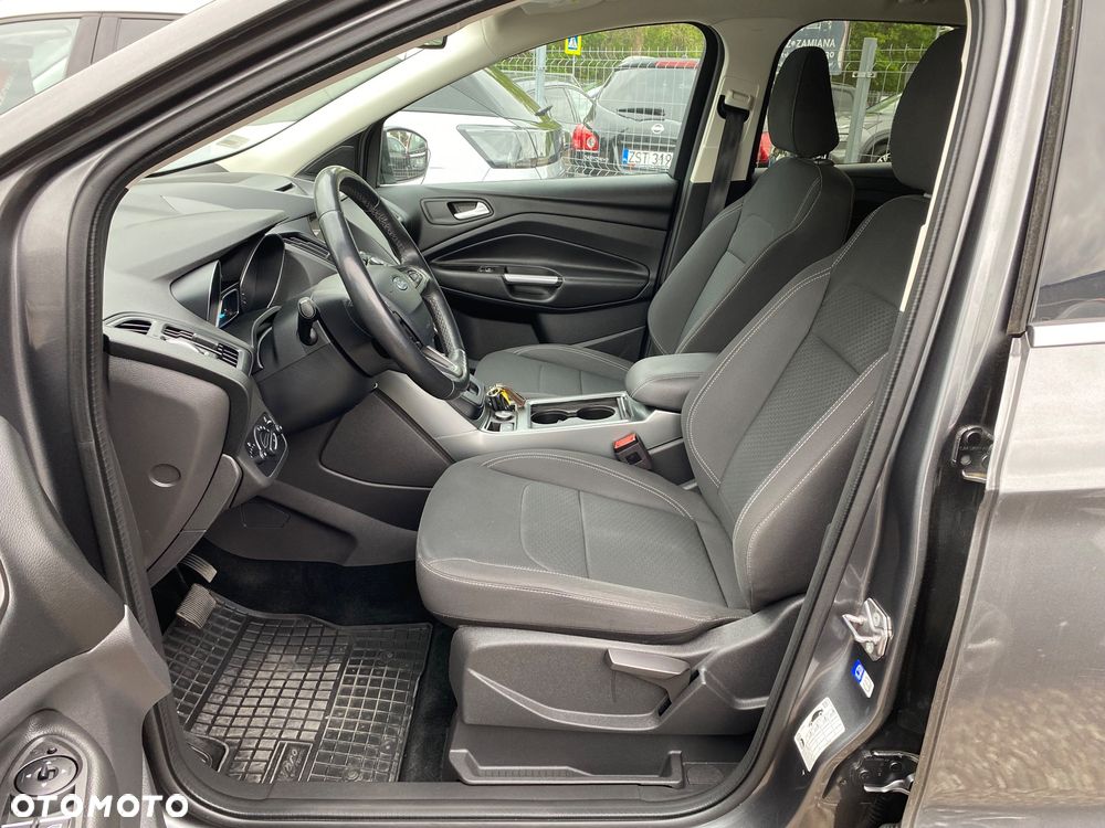 Ford Kuga 2.0 TDCi 2x4 Titanium - 24