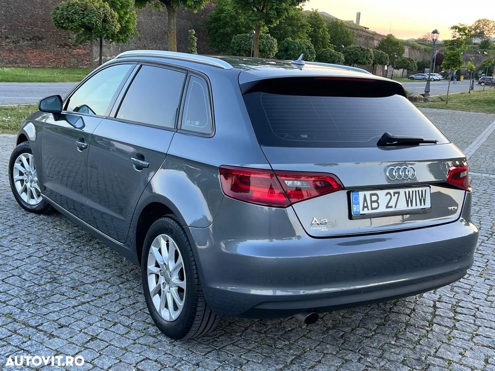 Audi A3 Sportback 1.6 TDI ultra Attraction - 3