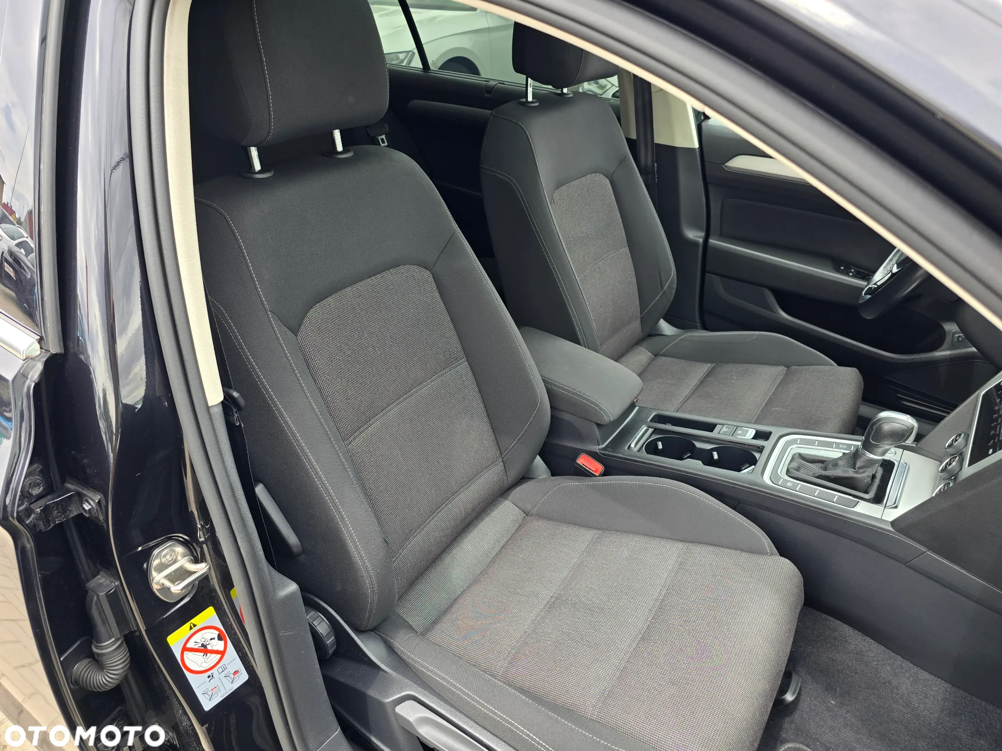 Volkswagen Passat - 16