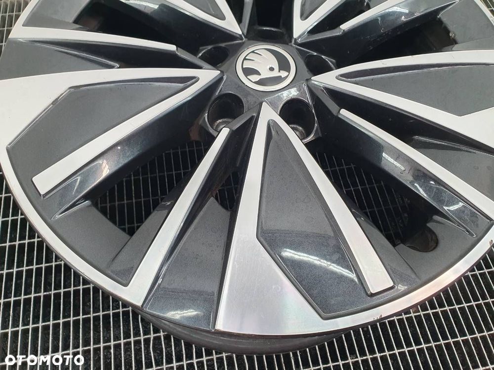 FELGA ALUMINIOWA 17 ET41 3P0601025D SKODA SUPERB IV 3P 2024 - 6
