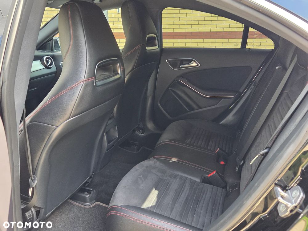 Mercedes-Benz CLA 200 7G-DCT AMG Line - 8