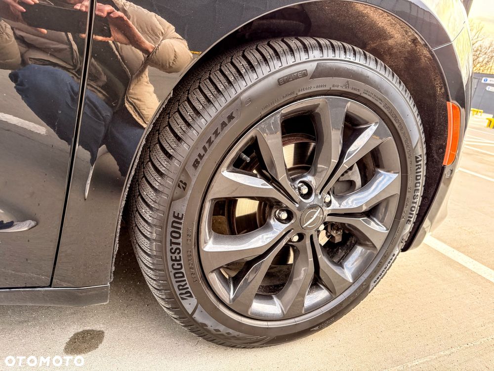 Chrysler Pacifica - 15