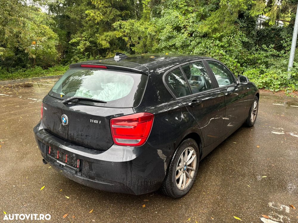 BMW Seria 1 116i - 5