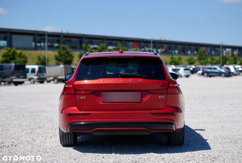 Volvo V60 B4 B Plus Dark - 6