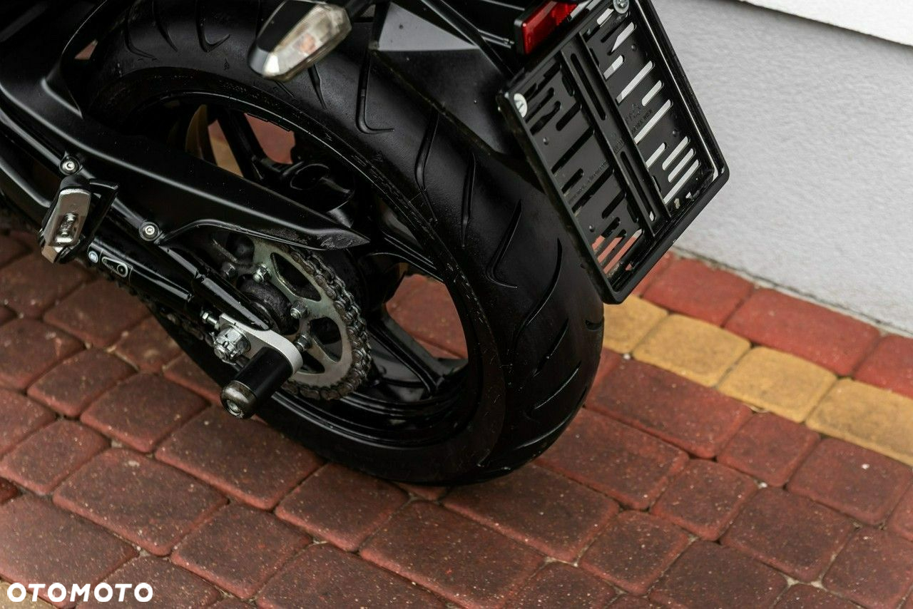 Kawasaki ER - 8