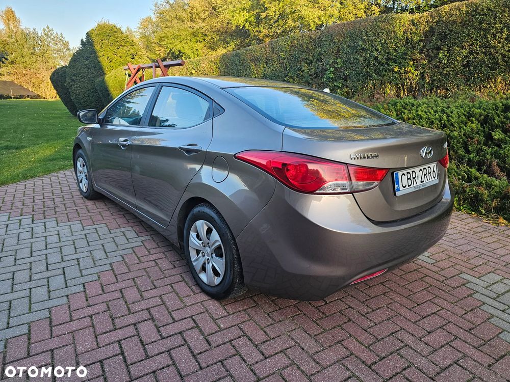 Hyundai Elantra 2011 photo 5