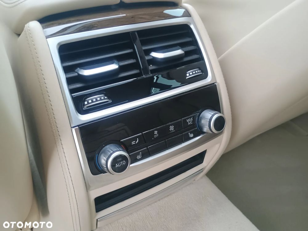 BMW Seria 7 740Li - 12