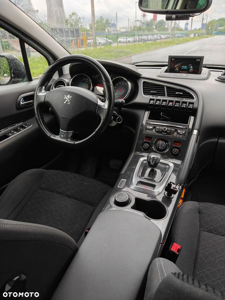 Peugeot 3008 Hybrid4 - 16