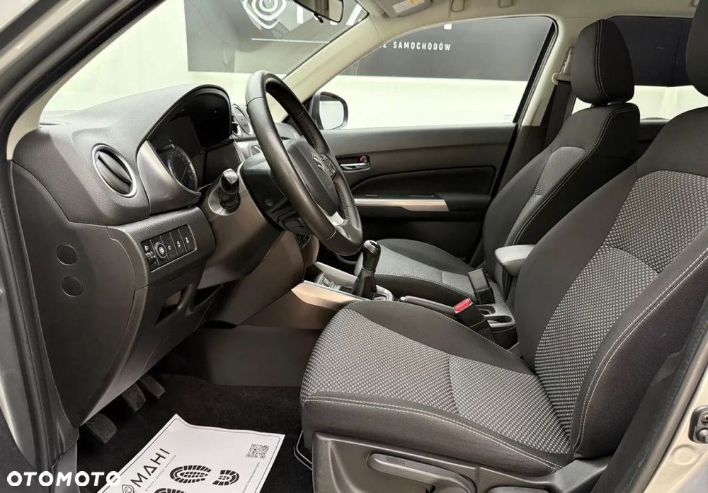 Suzuki Vitara 1.0 Boosterjet Premium 2WD - 24