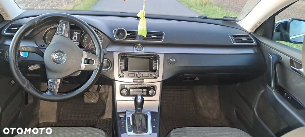 Volkswagen Passat 2.0 TDI DPF Comfortline DSG - 10