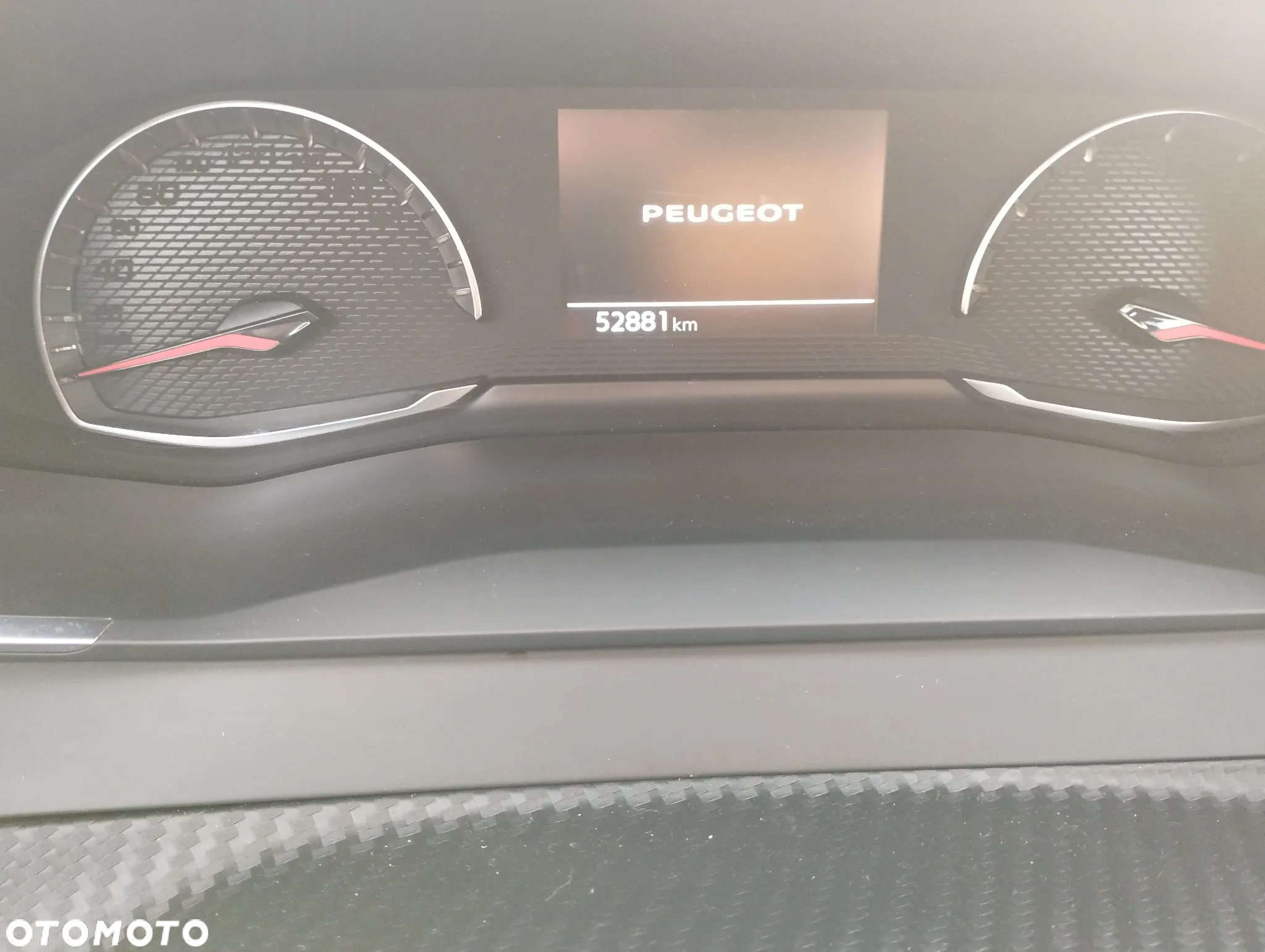Peugeot 208 - 12