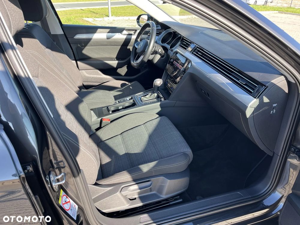 Volkswagen Passat - 22