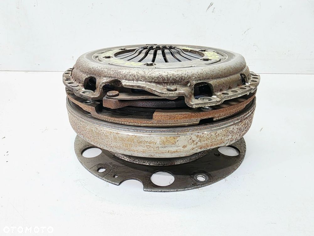 KOŁO DWUMASOWE SPRZĘGŁO AUDI A4 B8 A5 2.0 TDI TFSI 0B1105266AH 6/26 - 12
