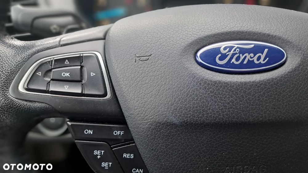 Ford Escape 2.0 EcoBoost AWD Titanium - 28