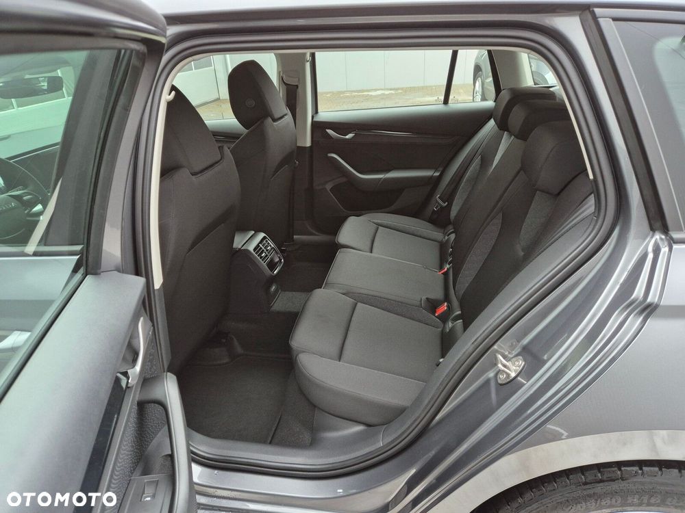 Skoda Octavia 2.0 TDI Drive Essence DSG - 18