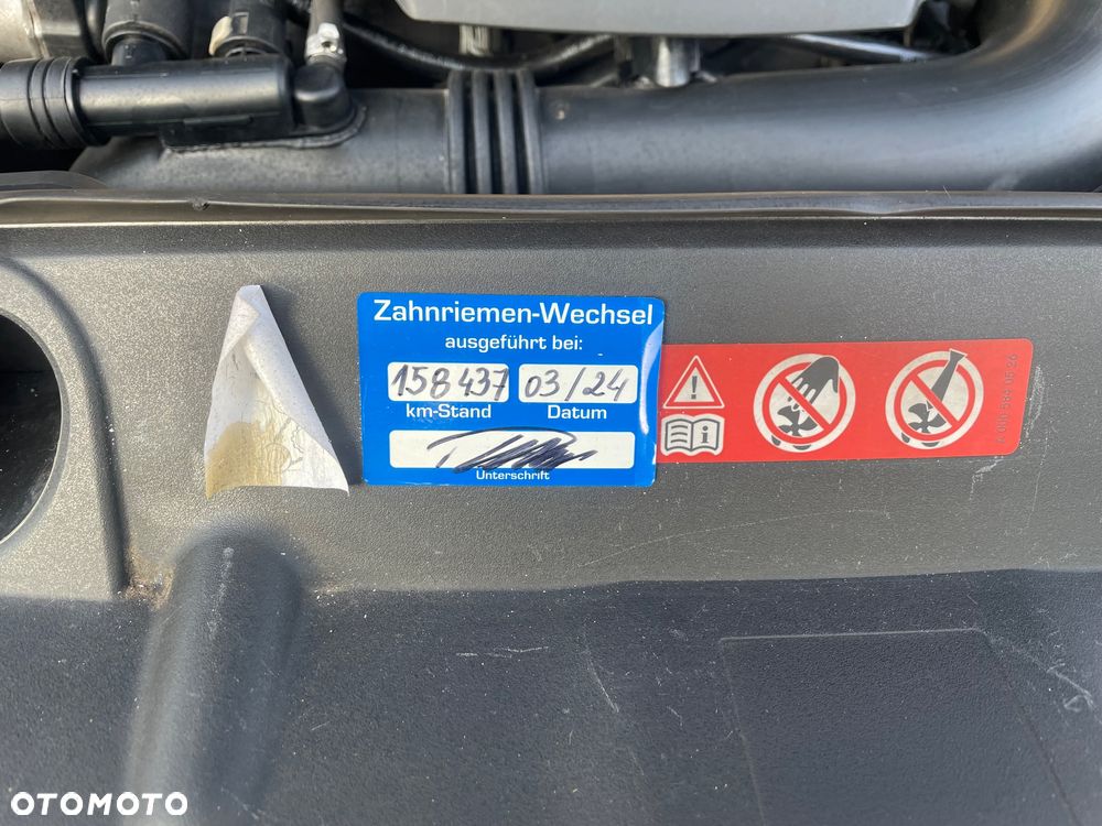 Mercedes-Benz Klasa C 180 CGI Automatik BlueEFFICIENCY Avantgarde - 34