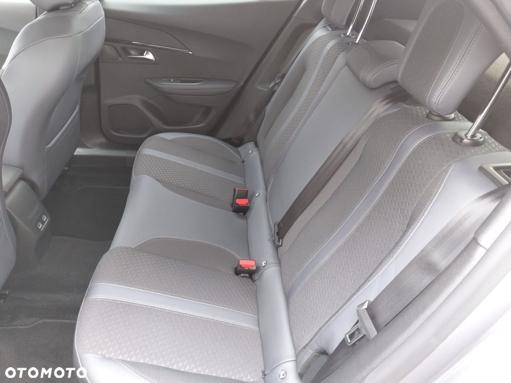 Peugeot 2008 1.2 PureTech Active S&S - 8