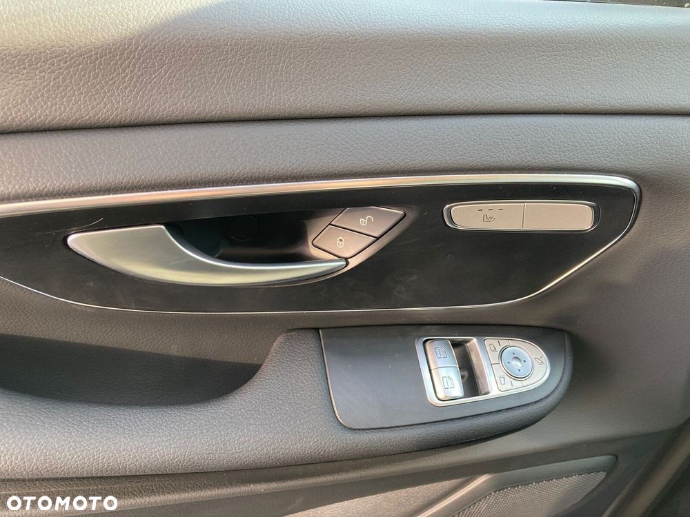 Mercedes-Benz Klasa V - 29