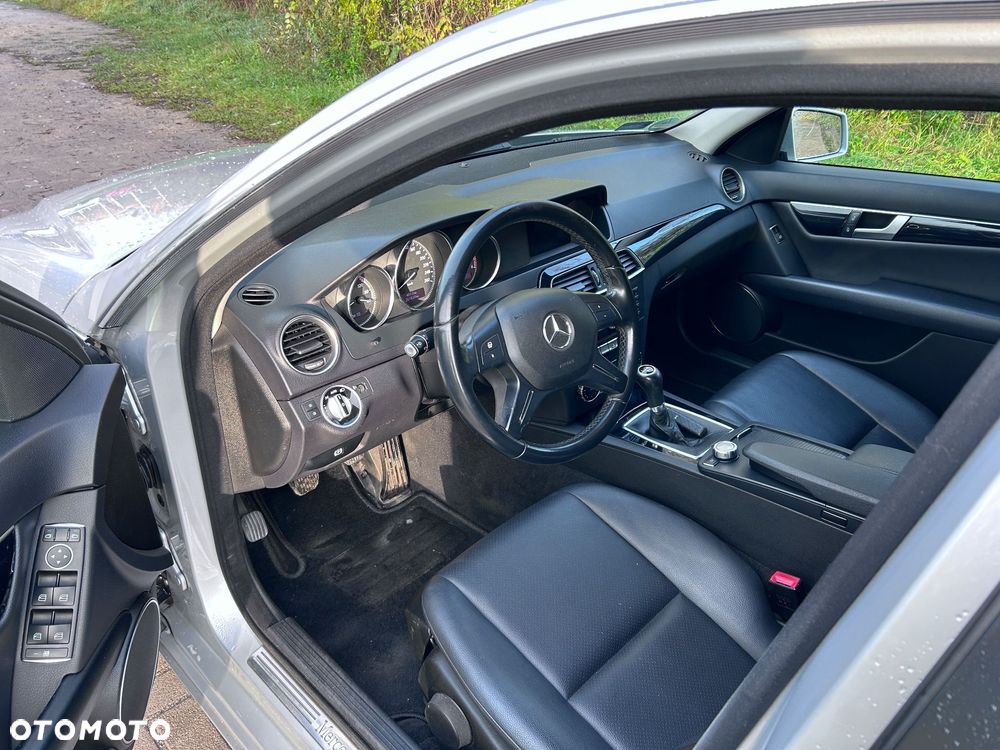 Mercedes-Benz Klasa C 180 T CDI Edition - 8