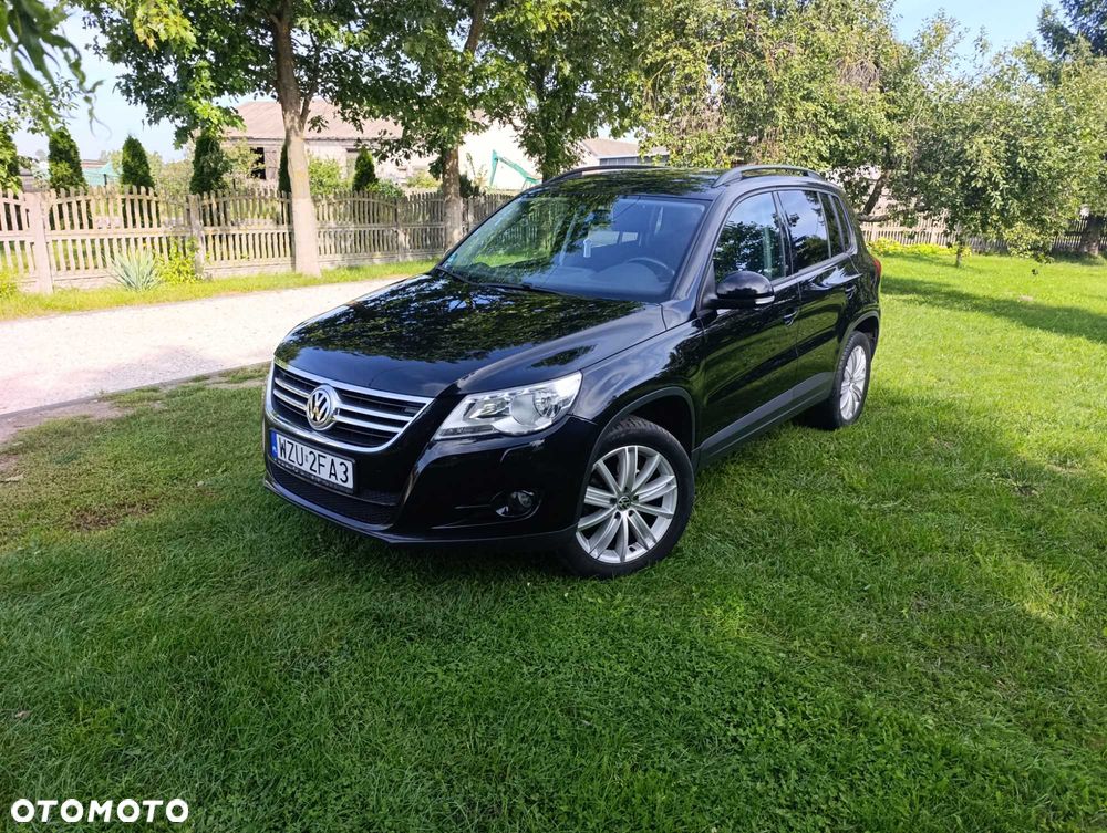 Volkswagen Tiguan - 1