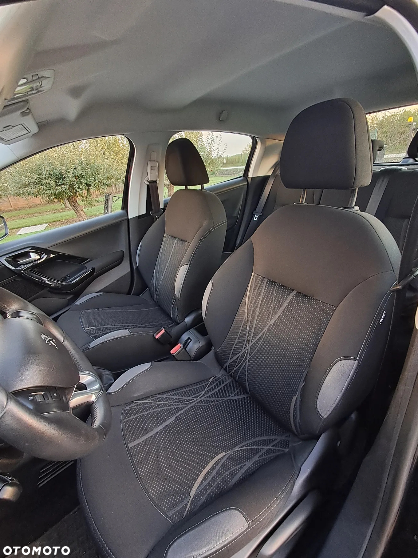 Peugeot 208 1.2 PureTech Allure - 6