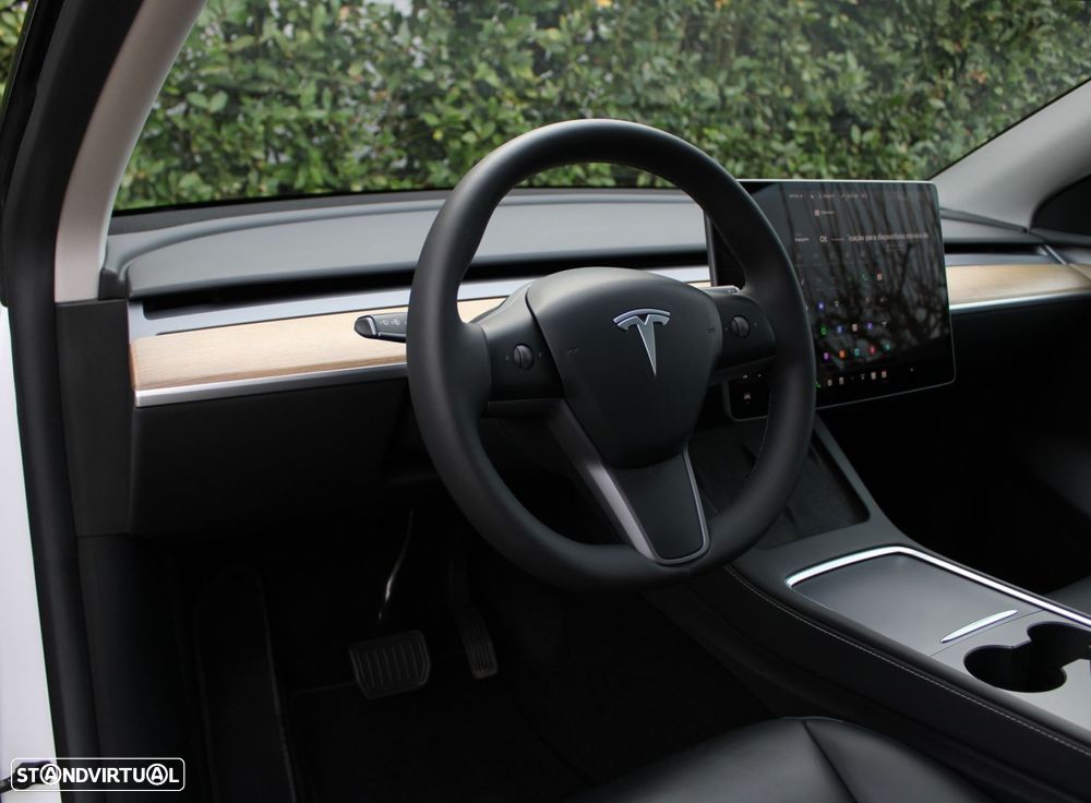 Tesla Model Y Long Range Dual Motor AWD - 6