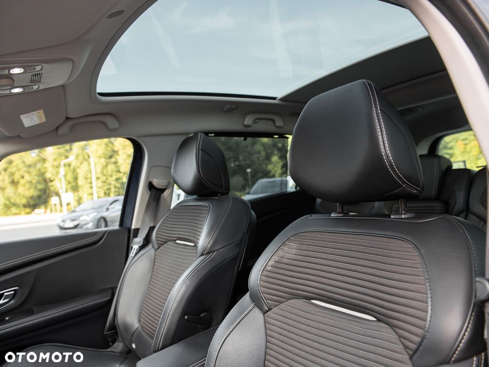 Renault Grand Scenic - 17