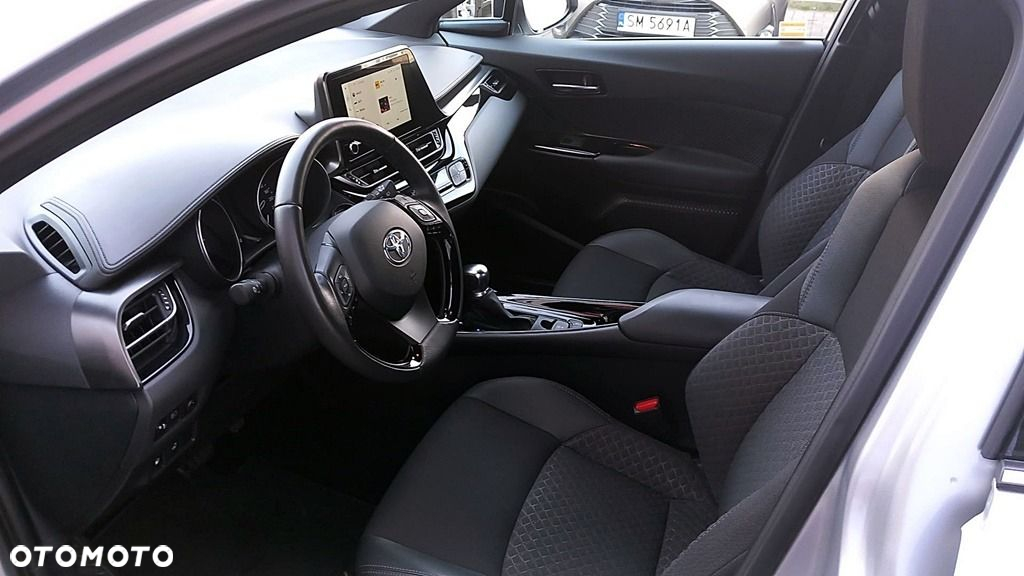Toyota C-HR - 12