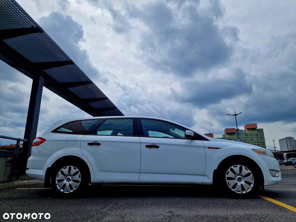 Ford Mondeo 1.8 TDCi Ambiente - 9