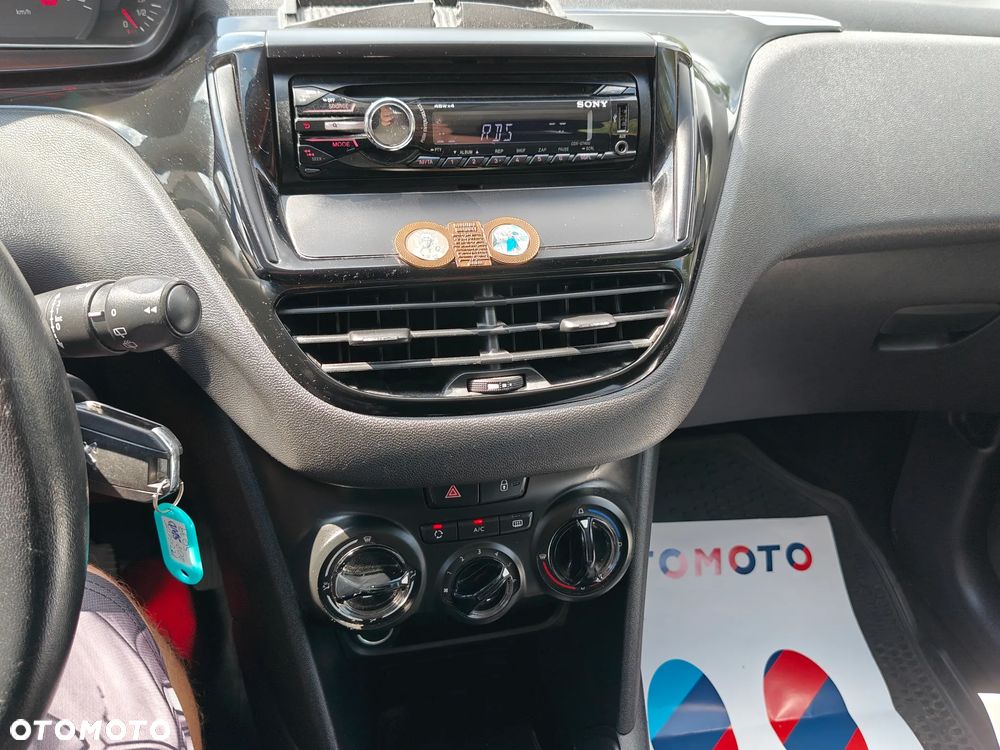 Peugeot 208 82 VTI Allure - 22
