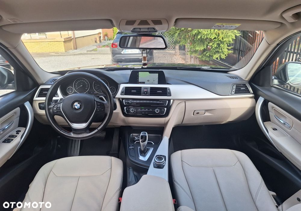 BMW Seria 3 320i Advantage sport - 12