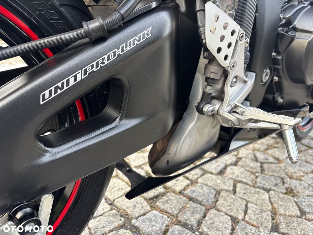Honda CBR - 32