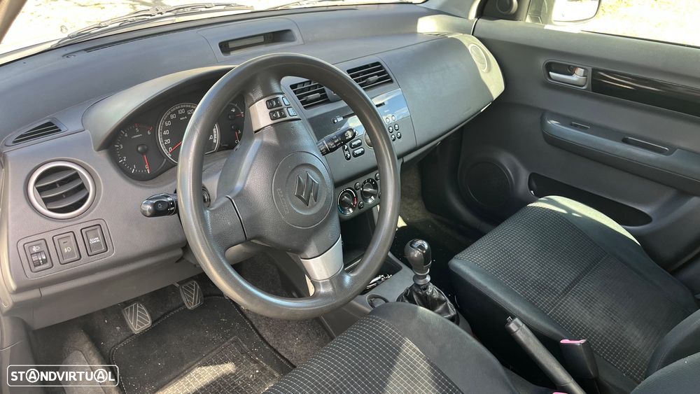 Suzuki Swift 1.3 DDiS GL - 4