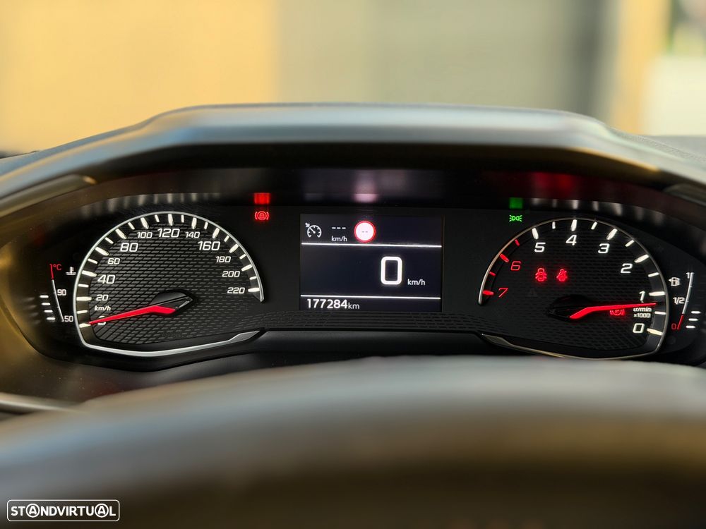 Peugeot 2008 BlueHDi 110 Active Pack - 19