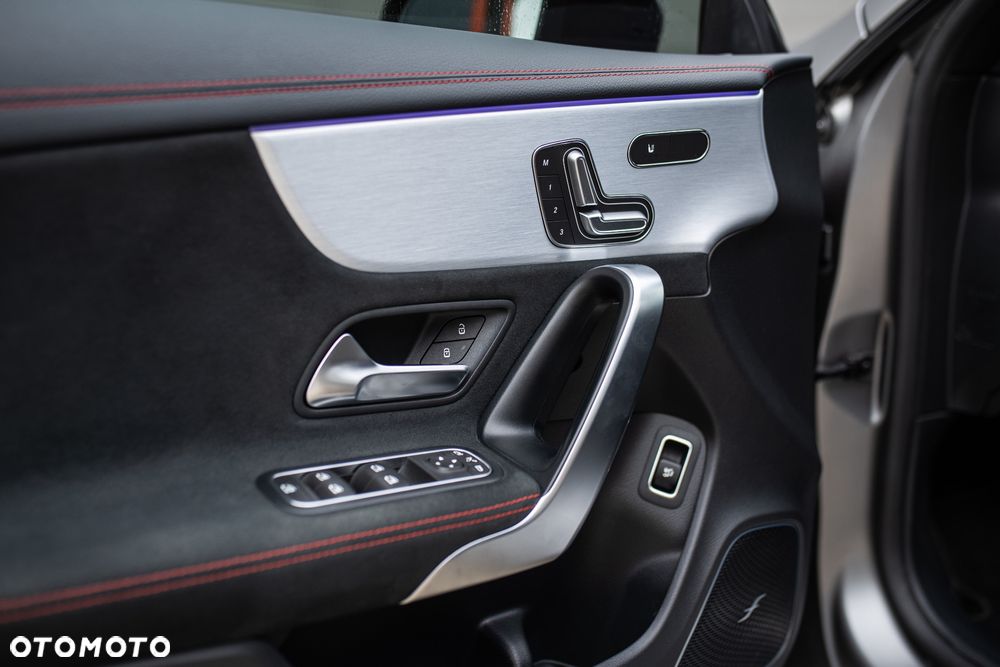 Mercedes-Benz CLA AMG 45 S 4-Matic 8G-DCT - 24