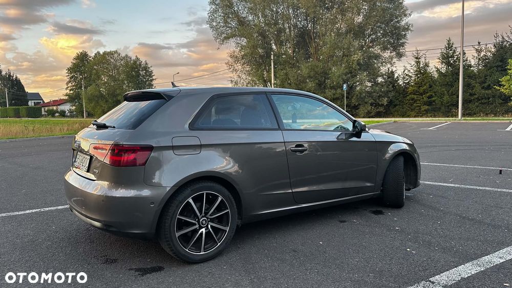 Audi A3 3-drzwiowe 1.4 TFSI Ambiente S tronic - 32