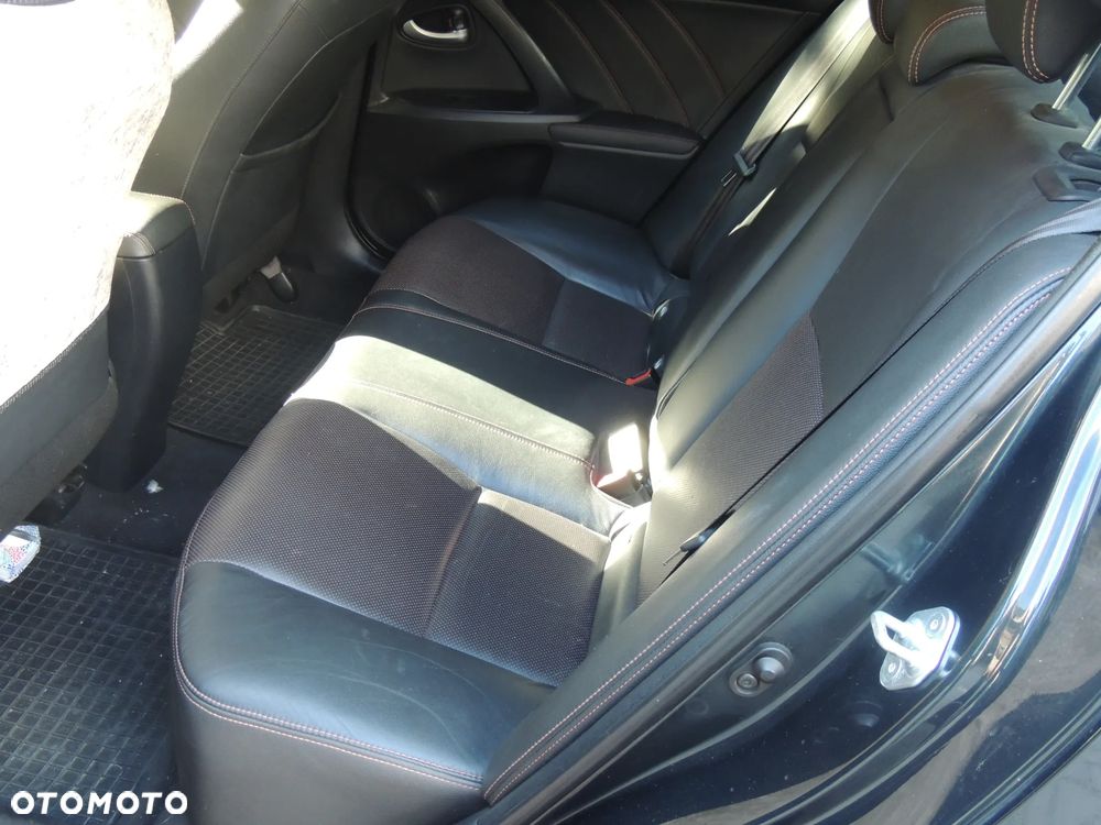 Toyota Avensis 2.0 D-4D Premium - 20
